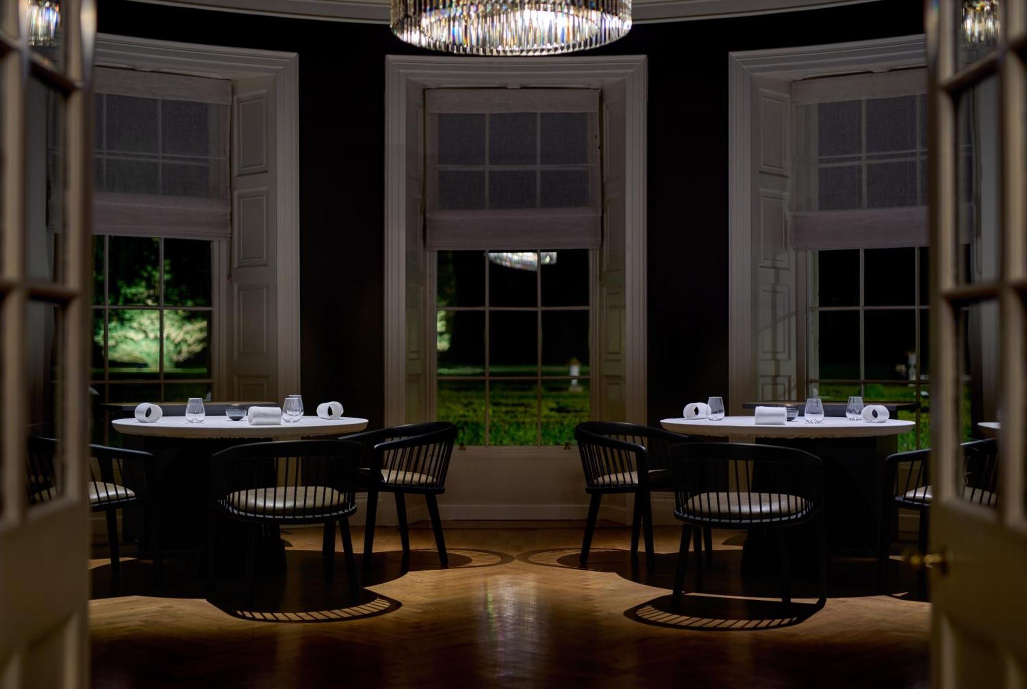 Castlemartyr Resort Hotel Exteriör bild The dining room at The Ivy, St John's Wood